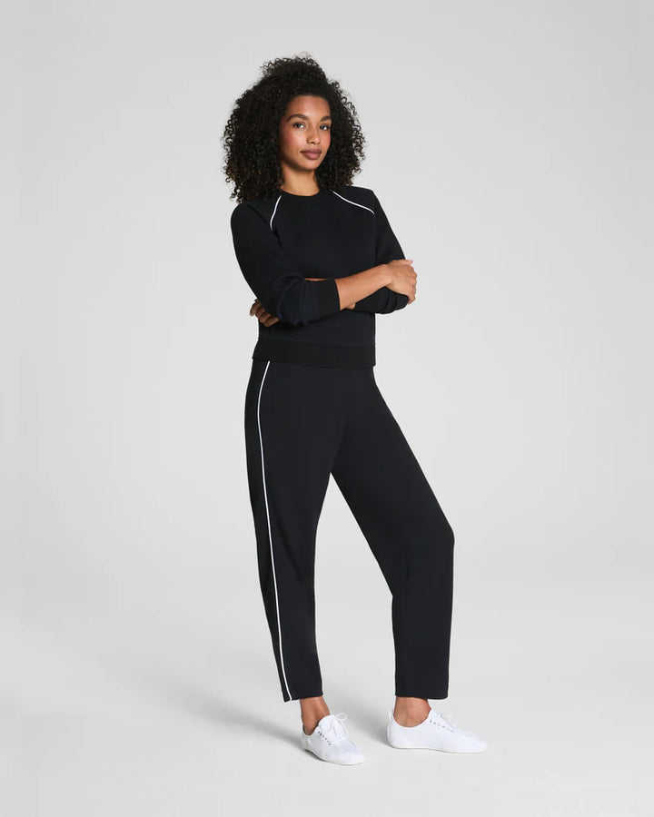 SPANX AirEssentials® Pique Barrel Ankle Pant (Very Black)