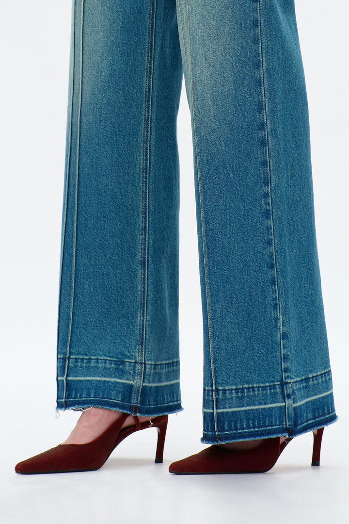Mid Rise Jeans (Medium Blue)