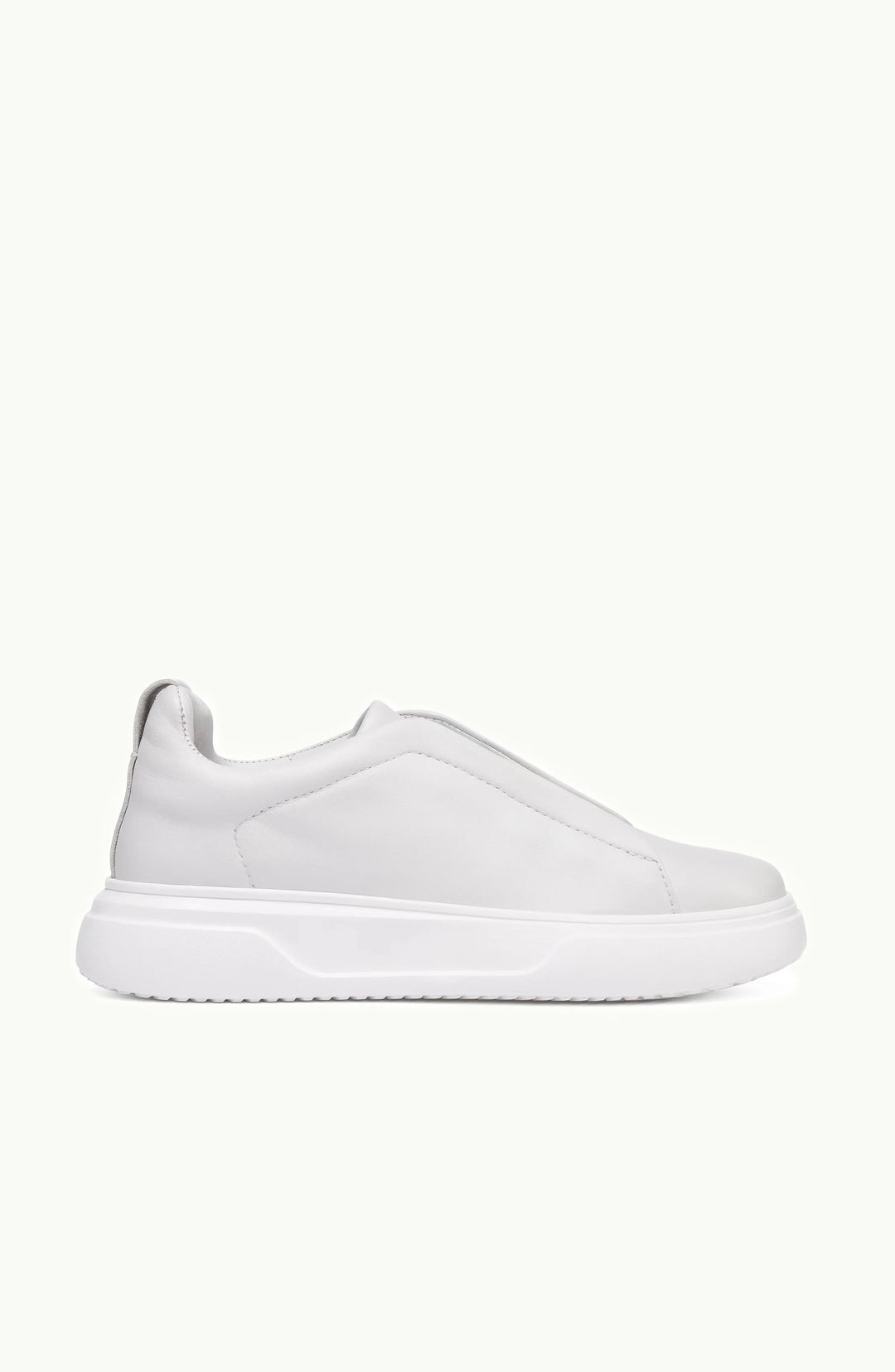Finn (White)