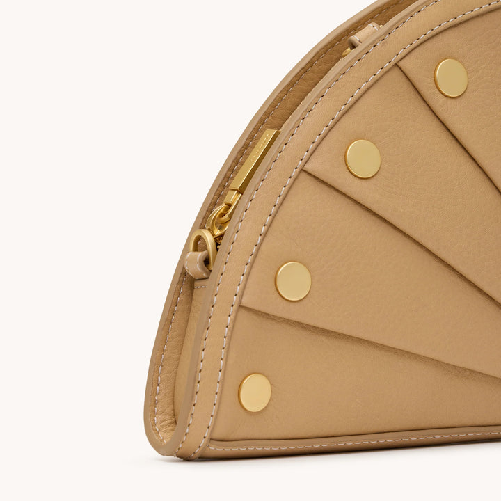 Shelley Clutch (Toasty Sand/Brushed Gold)